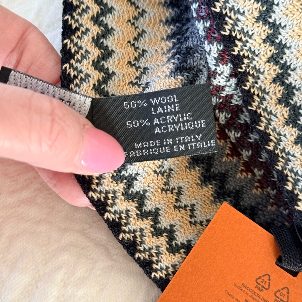 Missoni Zigzag Knit Fringe Scarf 45×200 cm | Cozy Statement Style - Picture 7 of 8